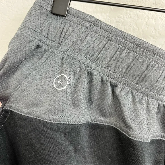 Puma Color Block Basketball Soccer Shorts - Picture 4 of 7